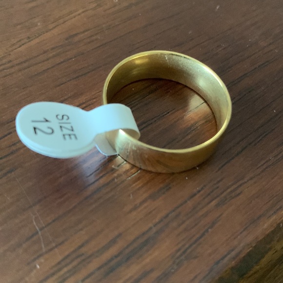 💕5/$15 Men’s Gold 8mm Stainless Steel Band, NEW - Picture 5 of 6